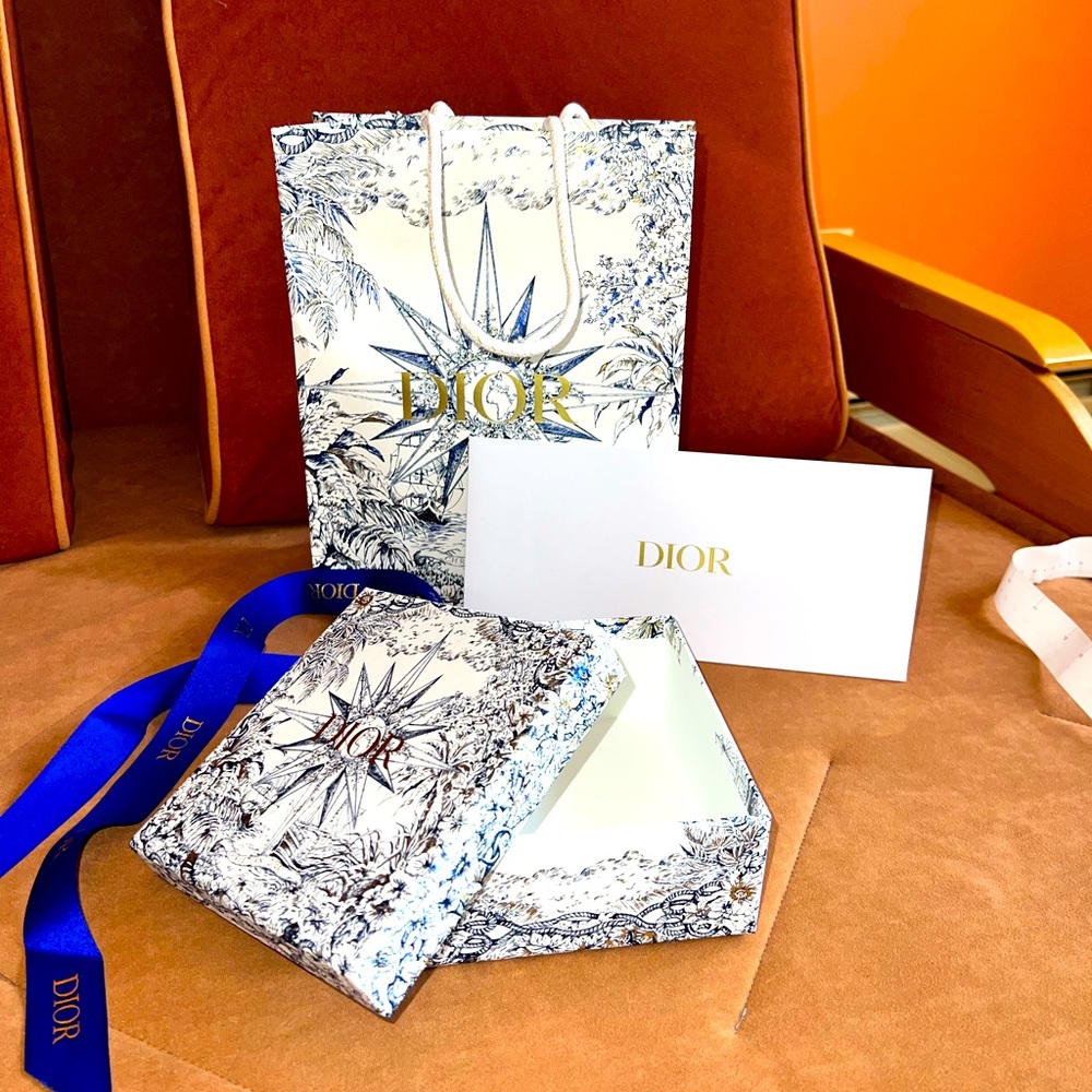 Dior gift box and bag